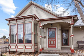 Mountain View Victorian With Hot Tub!